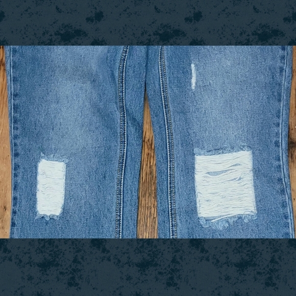 Avec Les Filles Destructed Raw cut frayed edges Slit hem Jeans nwt sz 2 - Picture 10 of 12